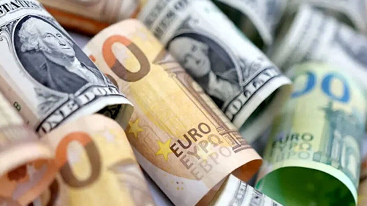 بانک مرکزی امروز، شنبه ۲۶ فروردین ۱۴۰۲، نرخ رسمی ۴۶ ارز را اعلام کرد که بر اساس آن نرخ ۲۶ ارز افزایش و نرخ ۱۳ ارز کاهش یافت، نرخ باقی ارزها ثابت ماند.