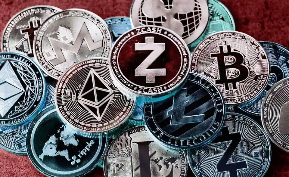 از آنجایی که قیمت بیت کوین در سطح 29 هزار و 366 دلار نوسان دارد، بیت کوین امروز کاهش جزئی 0.22 درصدی را تجربه کرده است. اکنون نگرانی‌هایی در مورد کاهش حجم معاملات روزانه وجود دارد که می‌تواند نشانه خروج نهنگ‌ها از بازار باشد.