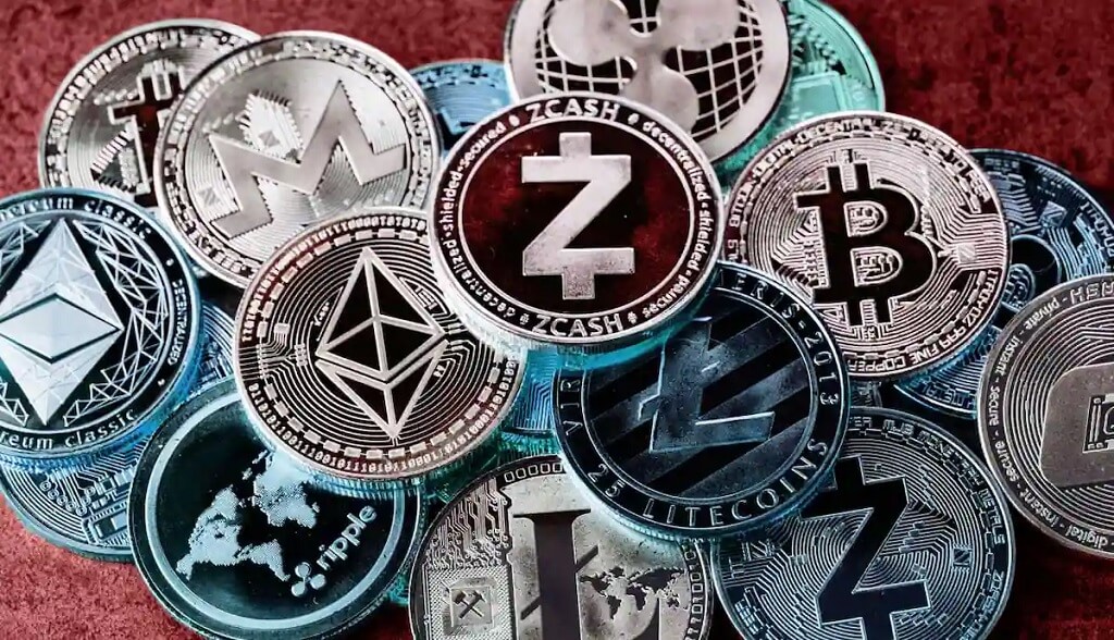 از آنجایی که قیمت بیت کوین در سطح 29 هزار و 366 دلار نوسان دارد، بیت کوین امروز کاهش جزئی 0.22 درصدی را تجربه کرده است. اکنون نگرانیهایی در مورد کاهش حجم معاملات روزانه وجود دارد که میتواند نشانه خروج نهنگها از بازار باشد.