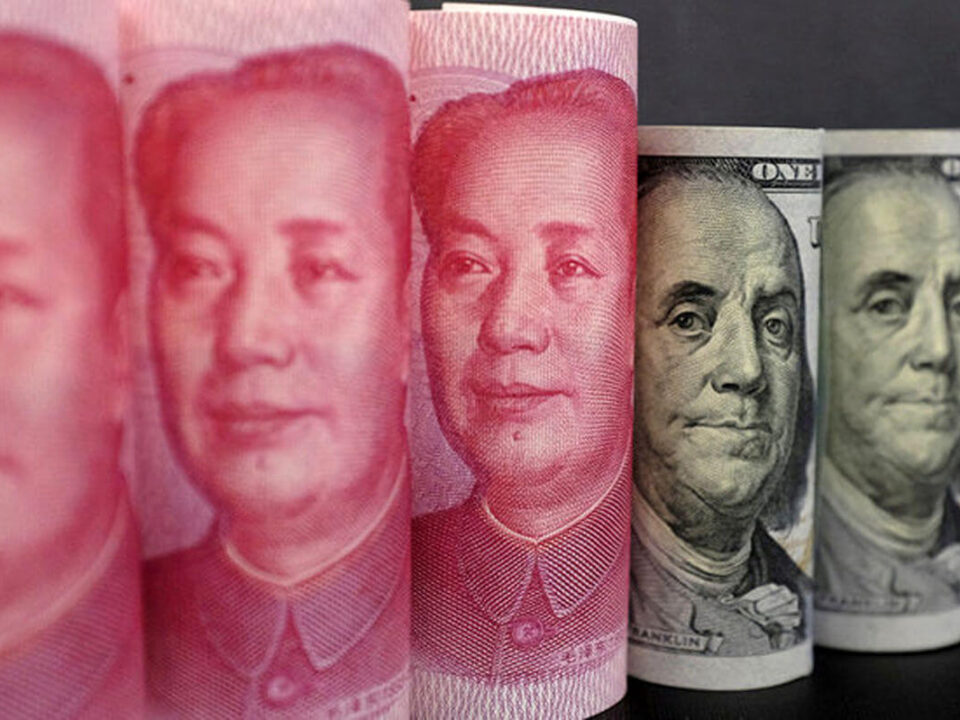 بانک‌های بزرگ دولتی چین در حال فروش دلار برای خرید یوان در بازارهای فراساحلی هستندبه نقل از ایژین، سه منبع گفتند که این اقدام ارزش ارز چین را افزایش خواهد داد.