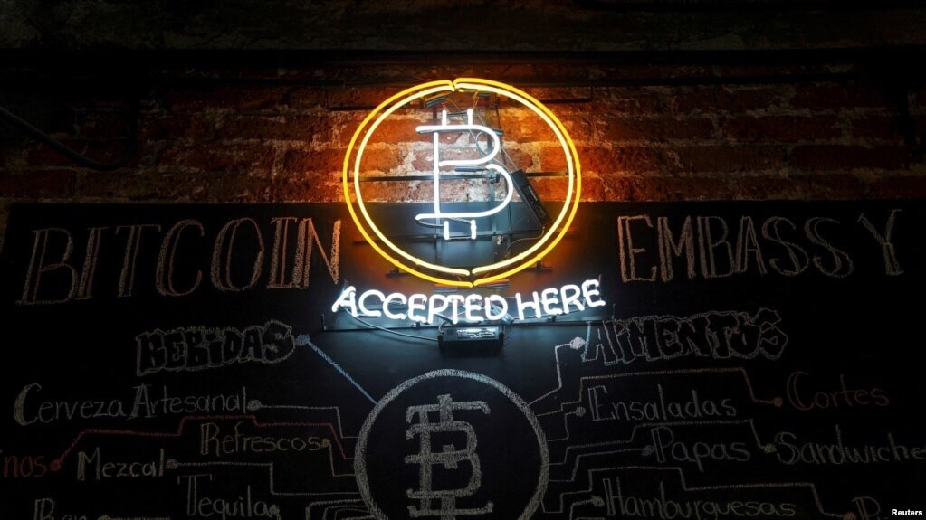 «چین آنالیز» که یک شرکت تخصصی بلاک‌چین است، به‌تازگی اعلام کرده که در سال ۲۰۲۳ مجموع رقم باج پرداخت‌شده در شکل رمزارز در حملات سايبری تقریباً دو برابر شد و به رکورد یک میلیارد دلار رسید.