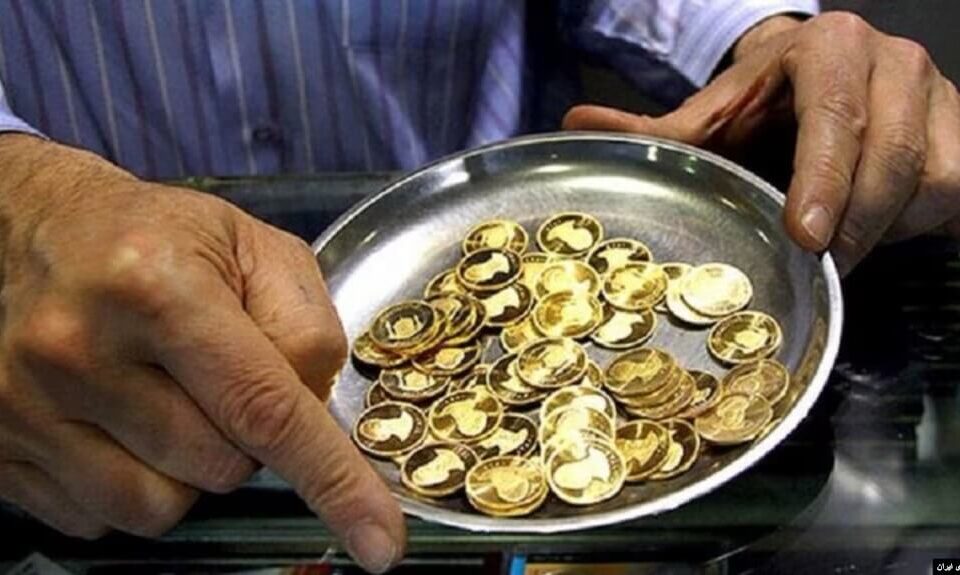 قیمت سکه در بازار طلای تهران از مرز ۳۷ میلیون و ۵۰۰ هزار تومان عبور کرد تا همزمان با افزایش قیمت جهانی طلا، در ایران نیز یک رکورد تاریخی برای سکه ثبت شود.