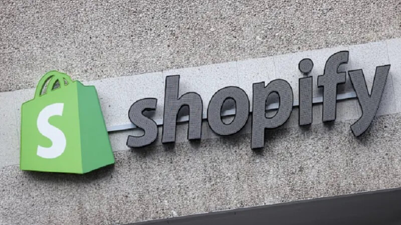 شاخص اصلی بورس کانادا (S&P/TSX) روز جمعه با رشد ۳۱۱ واحد (۱٪) به سطح ۳۰٬۴۷۱.۶۸ رسید و برای ششمین روز متوالی صعود کرد و رکورد جدیدی ثبت نمود. در مجموع، شاخص طی هفته گذشته ۲.۴٪ افزایش داشت.