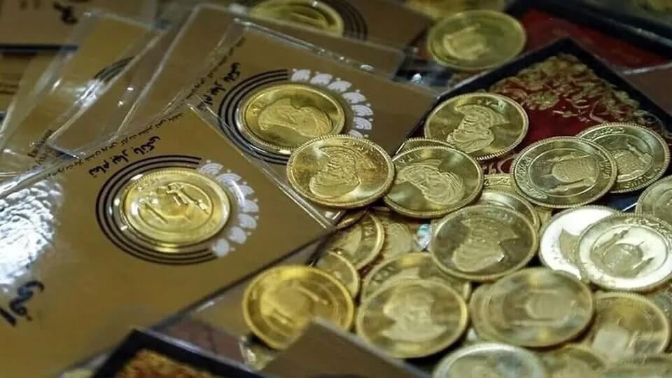 همزمان با افزایش قیمت‌ها در بازار طلا و سکه، بانک مرکزی برای تعدیل قیمت‌ها، پنجمین مرحله پیش‌فروش سکه را در قالب حراج ادامه می‌دهد.
